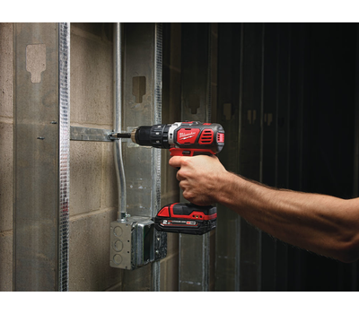 Ударная дрель-шуруповерт Milwaukee M18 BPD-202C 4933443515