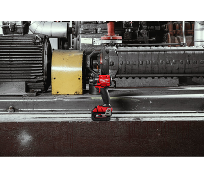 Аккумуляторный ударный гайковерт Milwaukee M18 FIW2P12-502X FUEL 4933478447