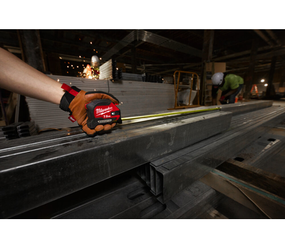 Рулетка магнитная Milwaukee Magnetic с подсветкой 7.5 м 4932492469