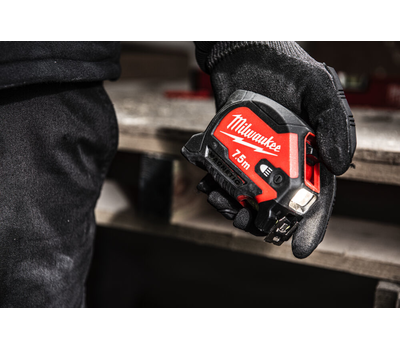 Рулетка магнитная Milwaukee Magnetic с подсветкой 7.5 м 4932492469