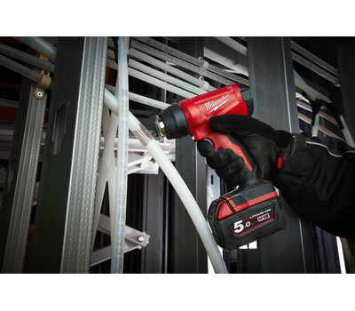 Аккумуляторный фен Milwaukee M18 BHG-501C 4933459526