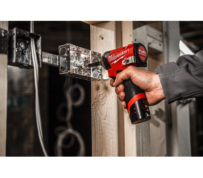 Аккумуляторный винтоверт Milwaukee M12 FUEL FID2-202X 4933479877