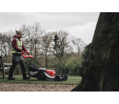 Аккумуляторная газонокосилка Milwaukee M18 FUEL F2LM53-0 4933479584