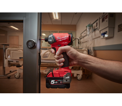 Аккумуляторный импульсный винтоверт Milwaukee M18 FUEL FQID-502X 4933451790