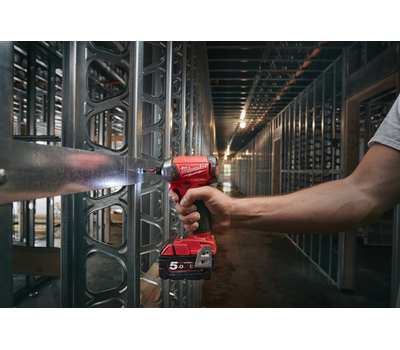 Аккумуляторный импульсный винтоверт Milwaukee M18 FUEL FQID-502X 4933451790