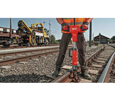 Аккумуляторный железнодорожный импульсный гайковерт Milwaukee M18 FUEL FHIWF1R-122C 4933493141